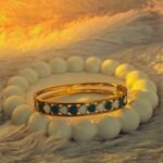 Aura clover bangle